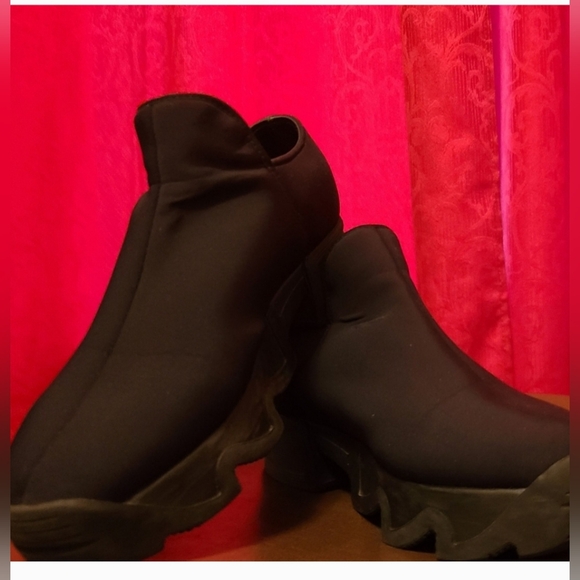 IRI Designed in New York - Picture 9 of 14